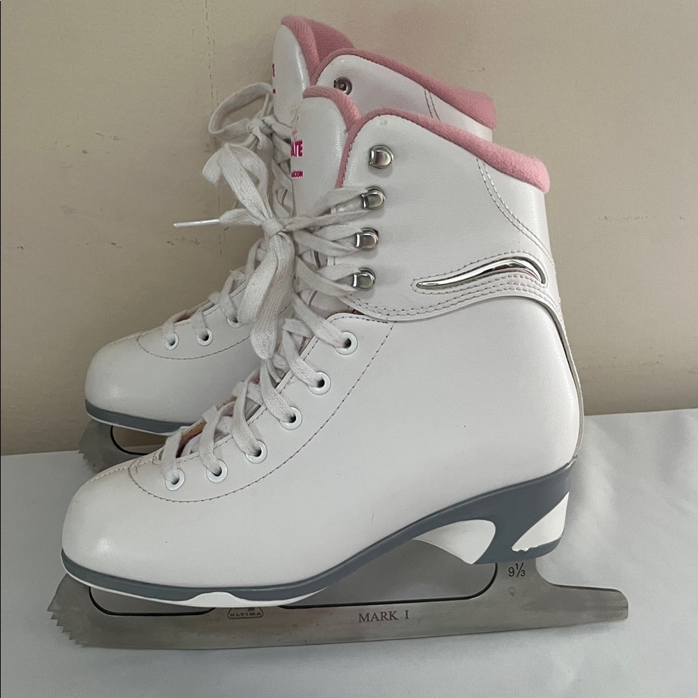 Jackson Ultima Girls' SoftSkate 181 Recreational Ice Skates Size 5 With Shields - Picture 3 of 15